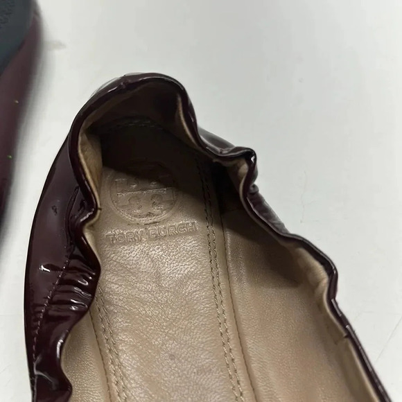Tory Burch Twiggie Ballet Flats Slip On Patent Leather Shoes Merlot Red Gold 9 - Picture 10 of 11